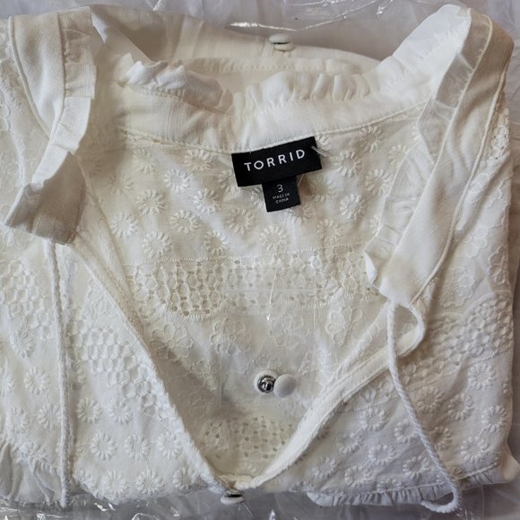 Torrid 3 Flutter Sleeve Peasant Blouse - White 3X 22 24 - Picture 8 of 9